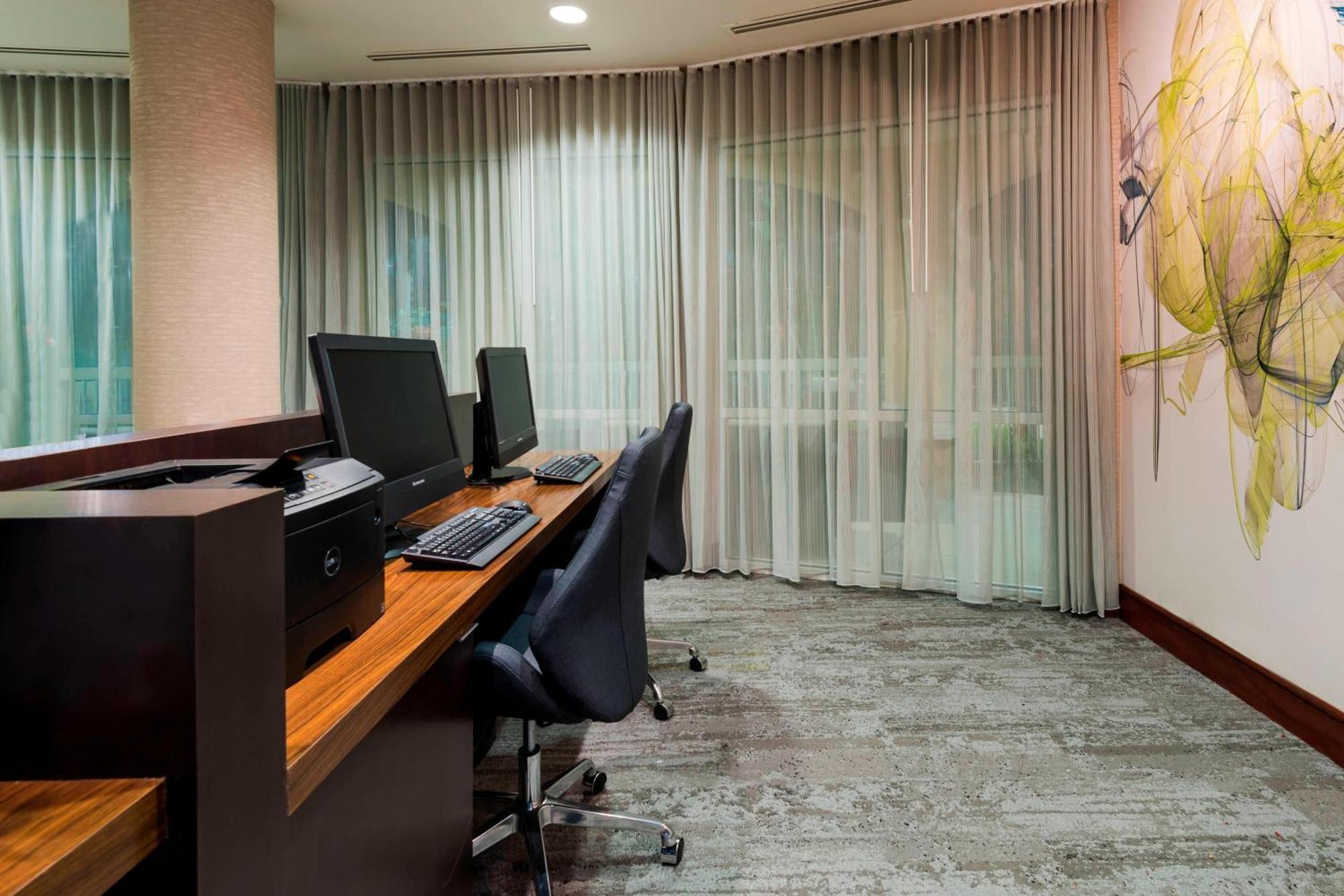 คอร์ทยาร์ด ฟอร์ต ไมเออร์ส แอต I-75 แอนด์ กัล์ฟ โคสต์ ทาวน์ เซ็นเตอร์ Hotel เอสเตอโร ภายนอก รูปภาพ