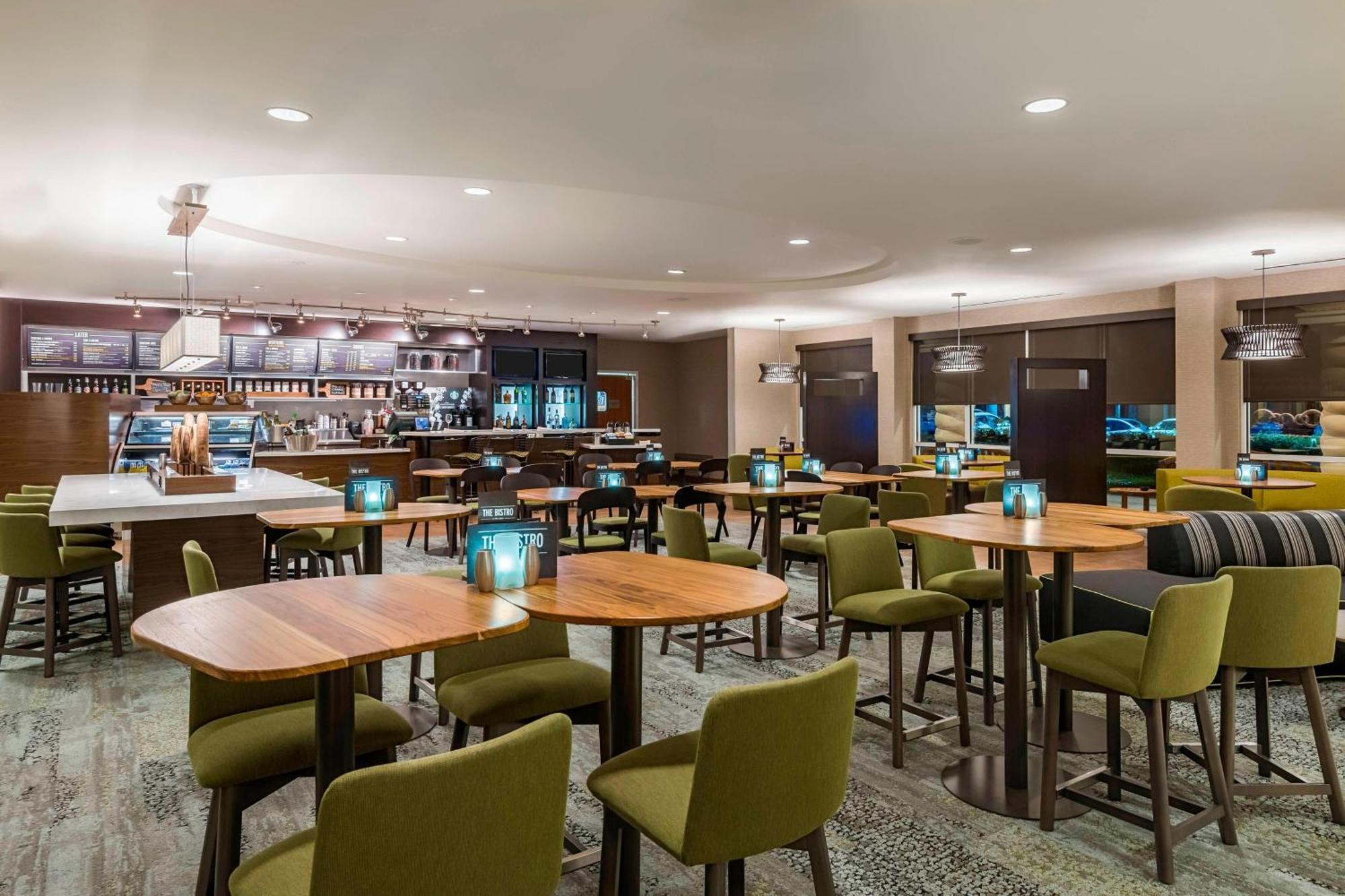 คอร์ทยาร์ด ฟอร์ต ไมเออร์ส แอต I-75 แอนด์ กัล์ฟ โคสต์ ทาวน์ เซ็นเตอร์ Hotel เอสเตอโร ภายนอก รูปภาพ
